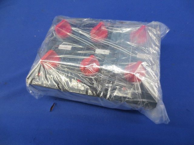 ゼロスクリュー 端子台(3個入)(テプラ痕有) EF2A-D250B-1