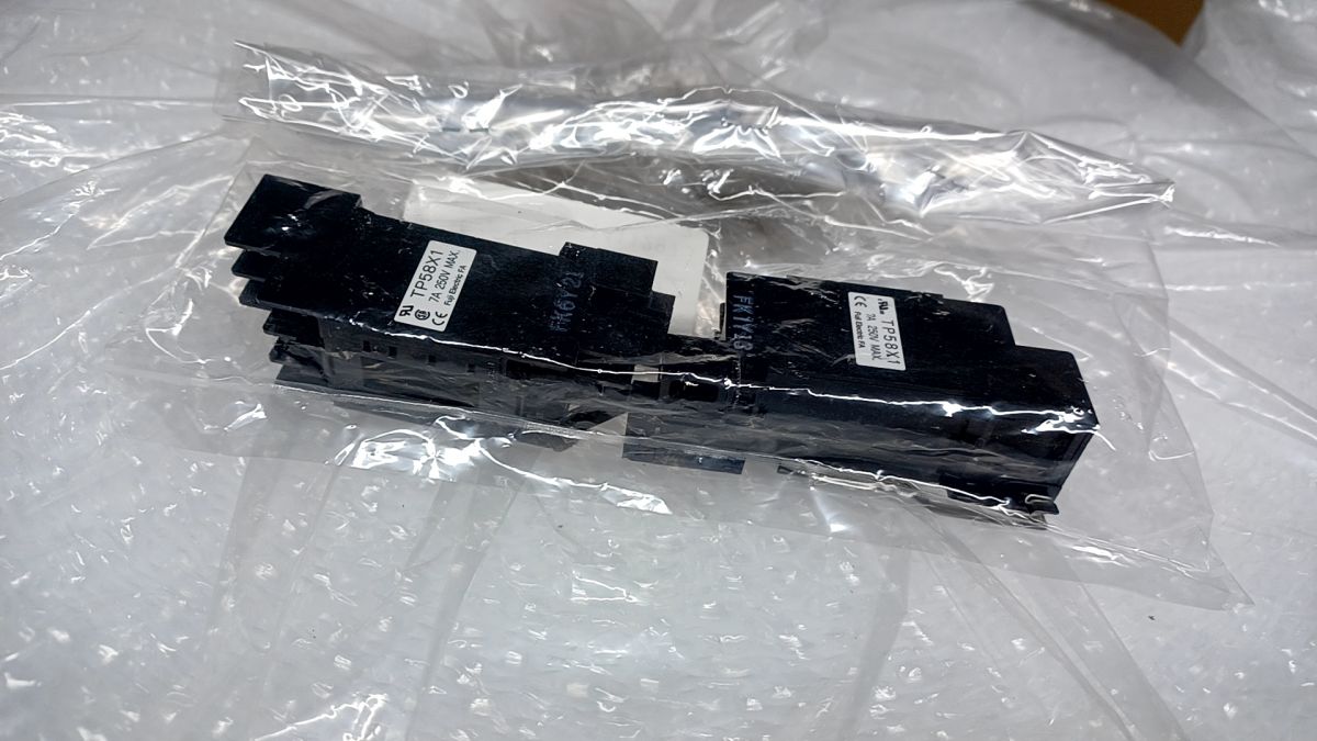 レール取付形ねじ配線用ソケット(2個入) TP58X1