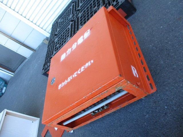 仮設用キャビネット 動力分電盤125A 鉄製 オレンジ(ジャンク品) 型番不明