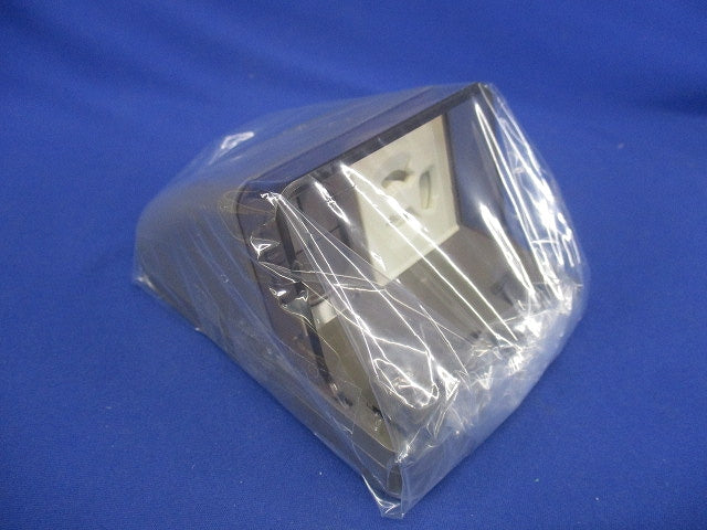 フル接地防水コンセント 入線機能付 抜け止め式・アースターミナル付 露出・埋込両用 ブラウン WK41049A