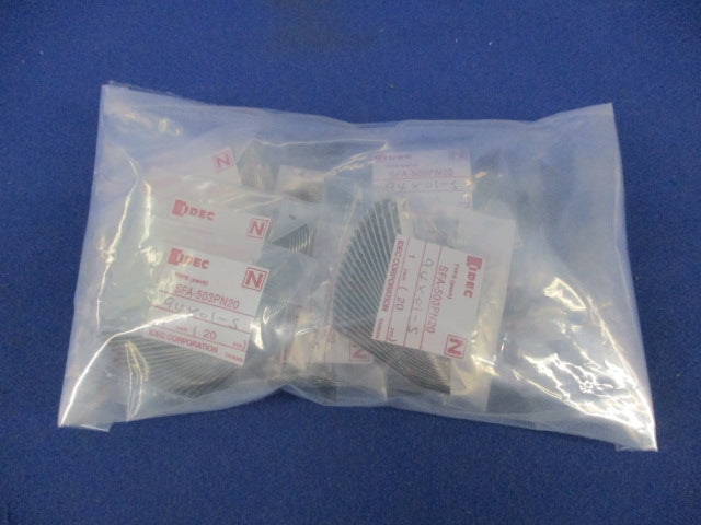 ワンタッチSソケット用リレー固定ばね(20個入×15計300個入) SFA-503PN20