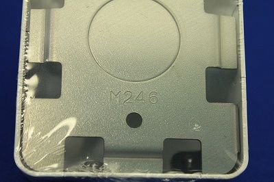 コーナーボックス 見切り縁ノック付き B型 ホワイト 《メタルモール付属品》 M246