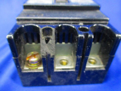 漏電遮断器3P3E50A(新品)(部品不足,汚れ有) GB-103E