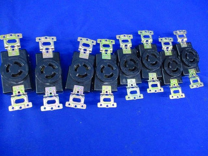 引掛埋込コンセント(8個入)National WF2315K