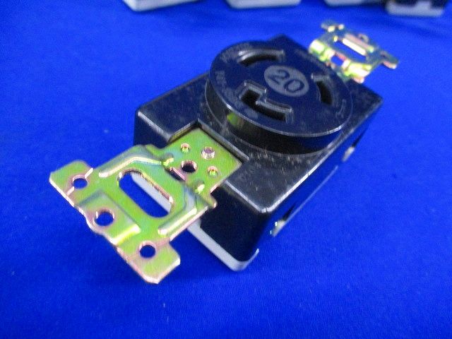 引掛埋込コンセント(5個入)(ブラック)(汚れ有)National WF2520