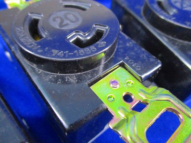 引掛埋込コンセント(5個入)(ブラック)(汚れ有)National WF2520