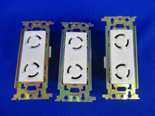 埋込コンセント(3個入) WF2312