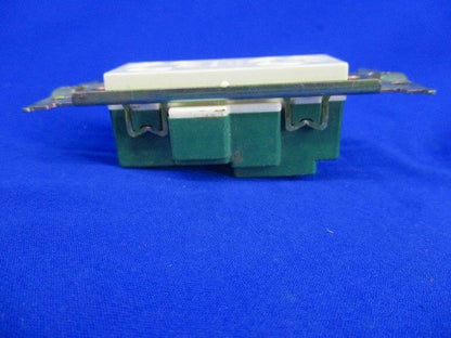 埋込コンセント(3個入) WF2312