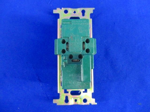 埋込コンセント(3個入) WF2312
