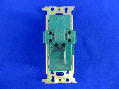 埋込コンセント(3個入) WF2312