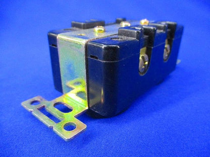 埋込コンセント(6個入) 3110D