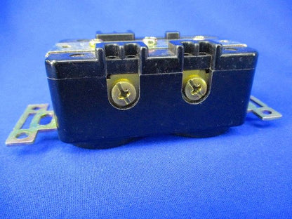 埋込コンセント(6個入) 3110D