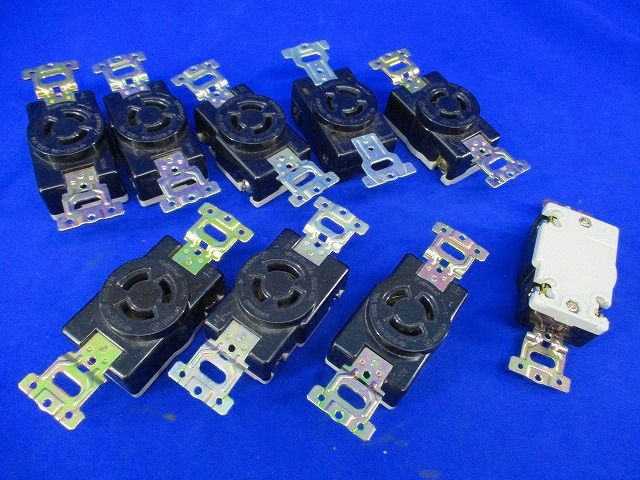 引掛埋込コンセント(9個入) WF2315K