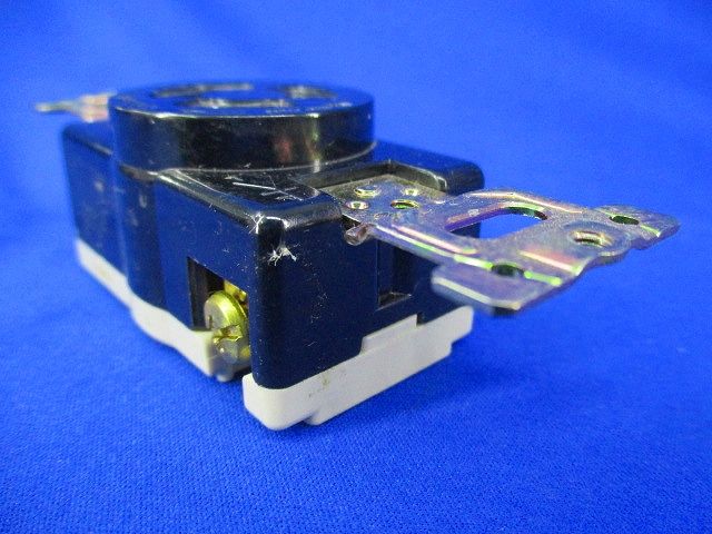 引掛埋込コンセント(9個入) WF2315K