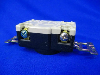 引掛埋込コンセント(9個入) WF2315K