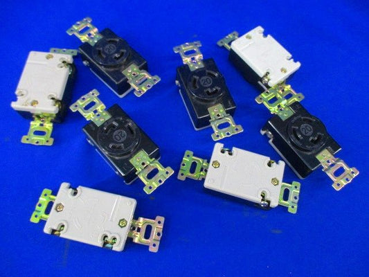 引掛埋込コンセント(8個入)(ブラック)ビス不足 WF2520