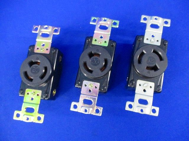 引掛埋込コンセント(3個入) 3220