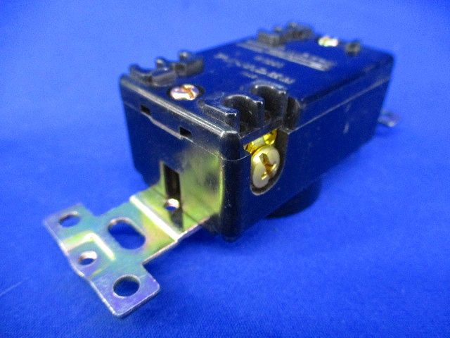 引掛埋込コンセント(3個入) 3220