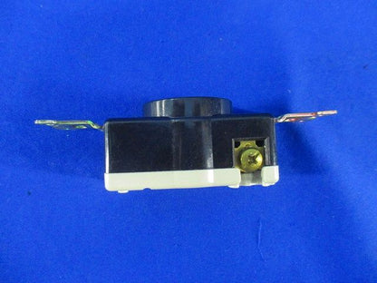 引掛埋込コンセント(3個入) WF2315K