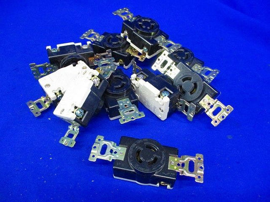 引掛埋込コンセント(10個入) WF2315K