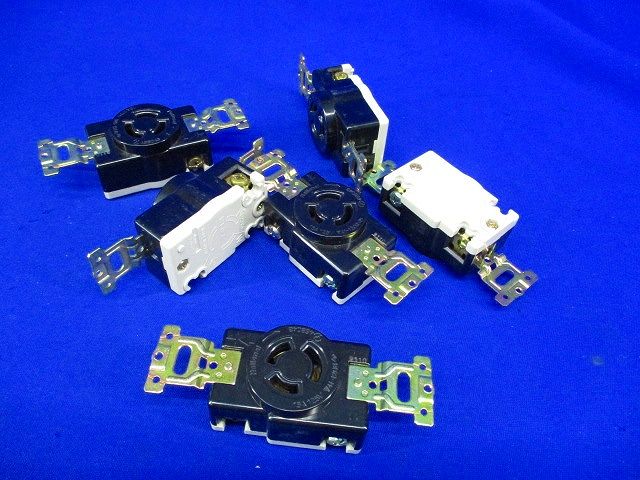 引掛埋込コンセント(6個入) WF2315K