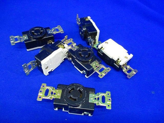 引掛埋込コンセント(6個入) WF2315K