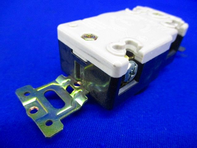 引掛埋込コンセント(6個入) WF2315K