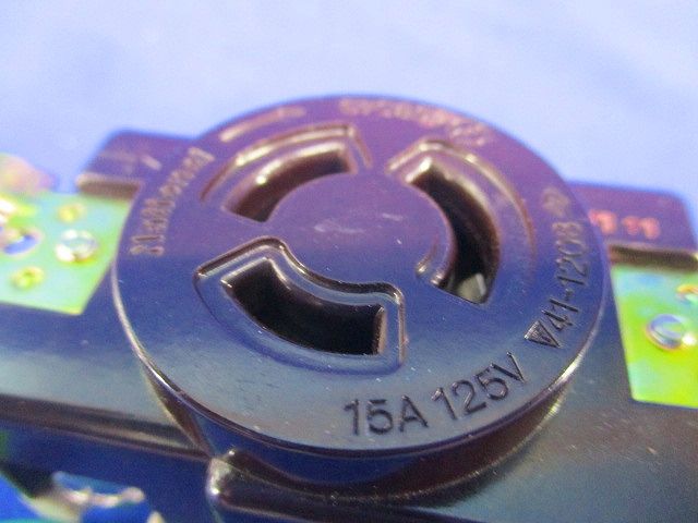 引掛埋込コンセント(5個入)(チョコ) WF2315K