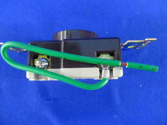 引掛埋込コンセント(5個入)(チョコ) WF2315K