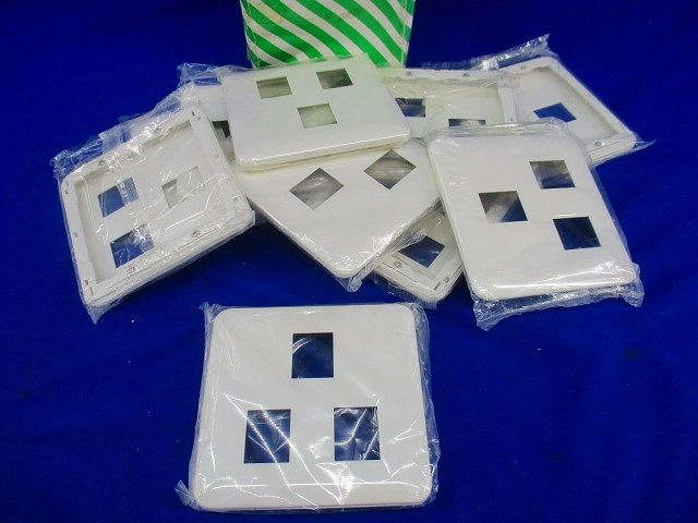 コンセントプレート3コ用(2コ+1コ)(10個入)(ホワイト) WTF7073W