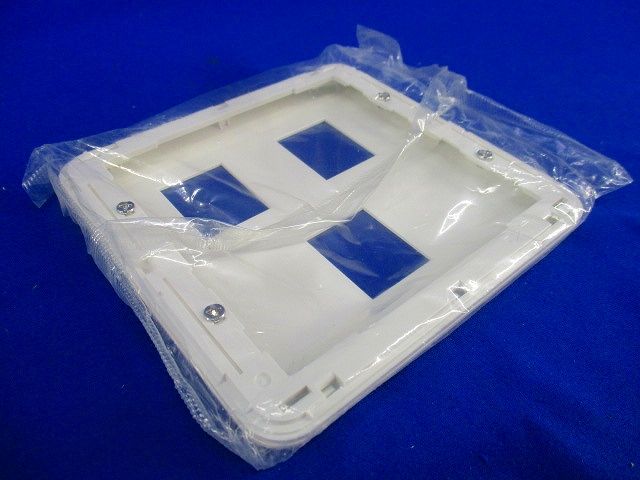 コンセントプレート3コ用(2コ+1コ)(10個入)(ホワイト) WTF7073W
