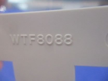 コンセントプレート8コ用(20個入)ホワイト WTF8088W