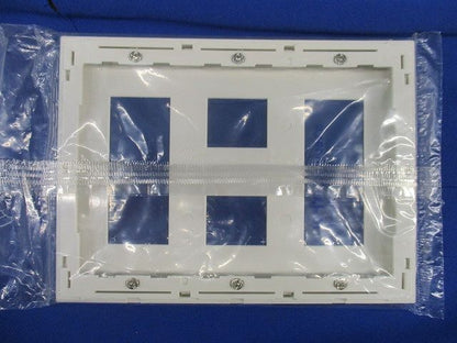 コンセントプレート8コ用(20個入)ホワイト WTF8088W