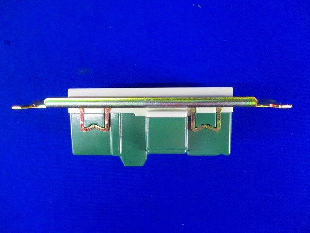 埋込コンセント(5個入)(ミルキーホワイト) WF2312