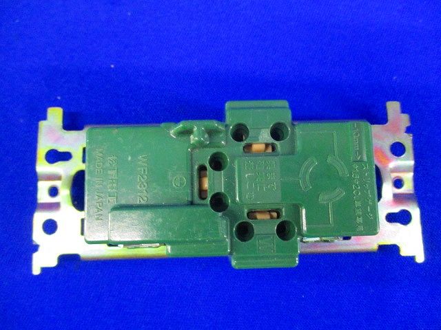 埋込コンセント(3個入) WF2312