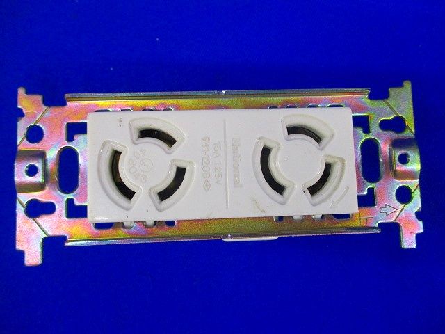 埋込コンセント(3個入) WF2312