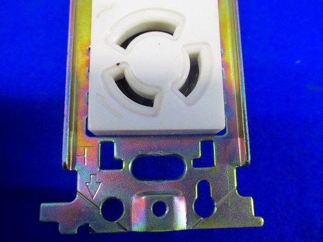 埋込コンセント(3個入) WF2312