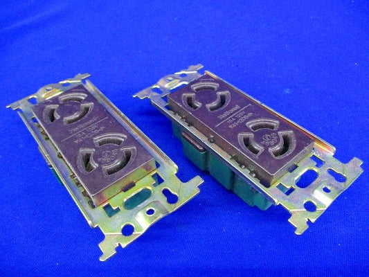 埋込コンセント(2個入) WF2312