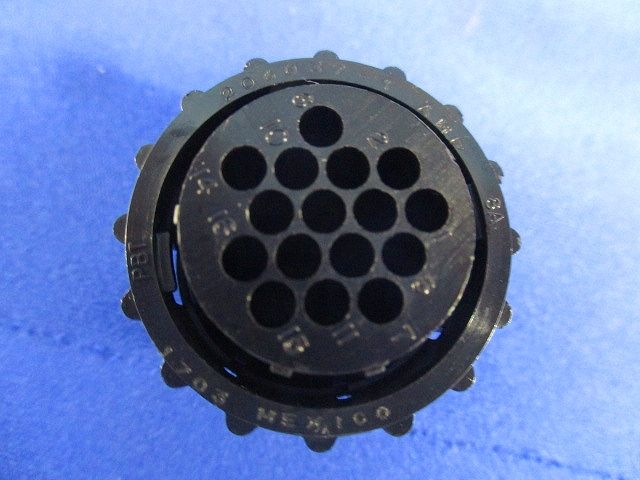 丸形コネクタ(16個入) 680-6744