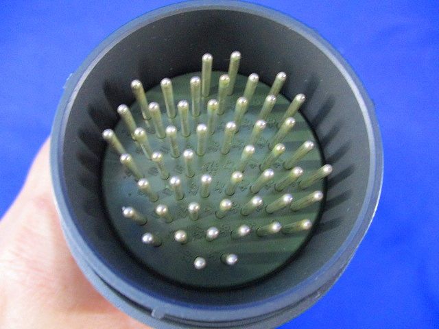丸型コネクタ 型番不明