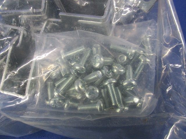 野縁受け用ボックス取付金具(20個入)(梱包材潰れ・汚れ有)National DB444