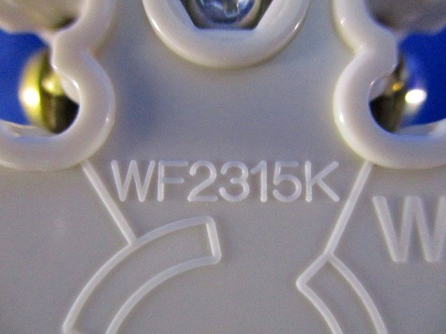 引掛埋込コンセント(5個入)(ミルキーホワイト)National WF2315K