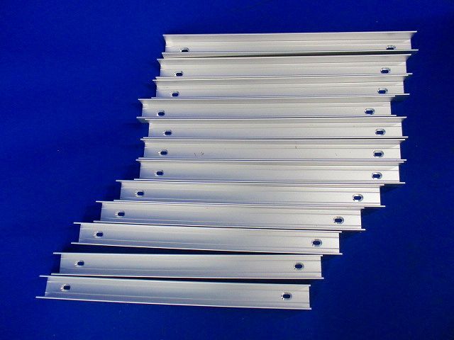 アルミレール(アウタークリップ入)(12本入) 型番不明
