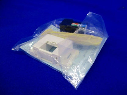 J・WIDEシリーズLAN用埋込モジュラージャックCAT5E対応8極8芯 JEC-BN-LW5E(PW)
