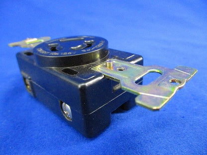 引掛埋込コンセント(5個入)(汚れ有) WF2315