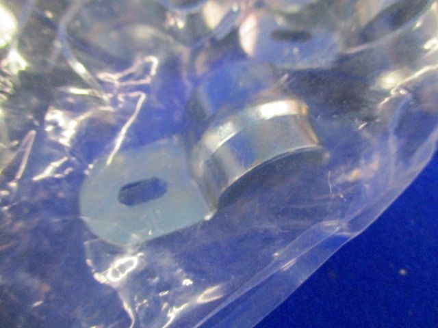 ねじなし付属品 片サドル 50個入 DS16191-50