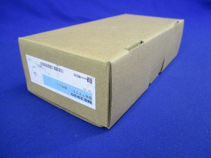 接地アダプター(極性なし)15A 125V 10個入り ME2920-10