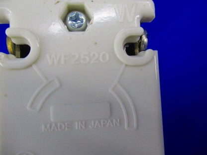 引掛埋込コンセントセット(メーカー混在4個入) WF2520