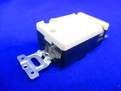 引掛埋込コンセントセット(メーカー混在4個入) WF2520