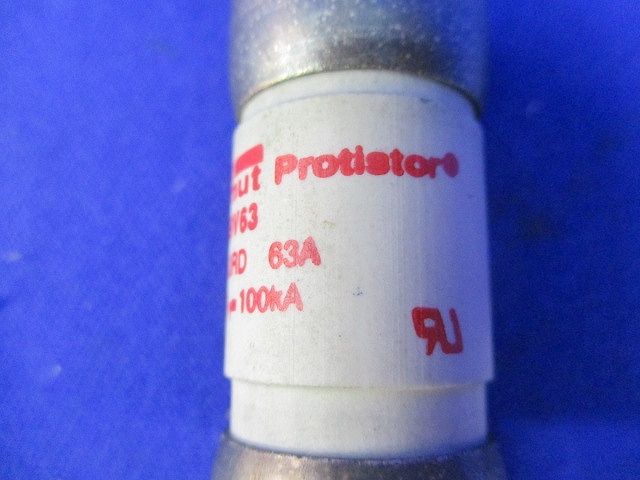 ヒューズ(2個入) FR22UD69V63
